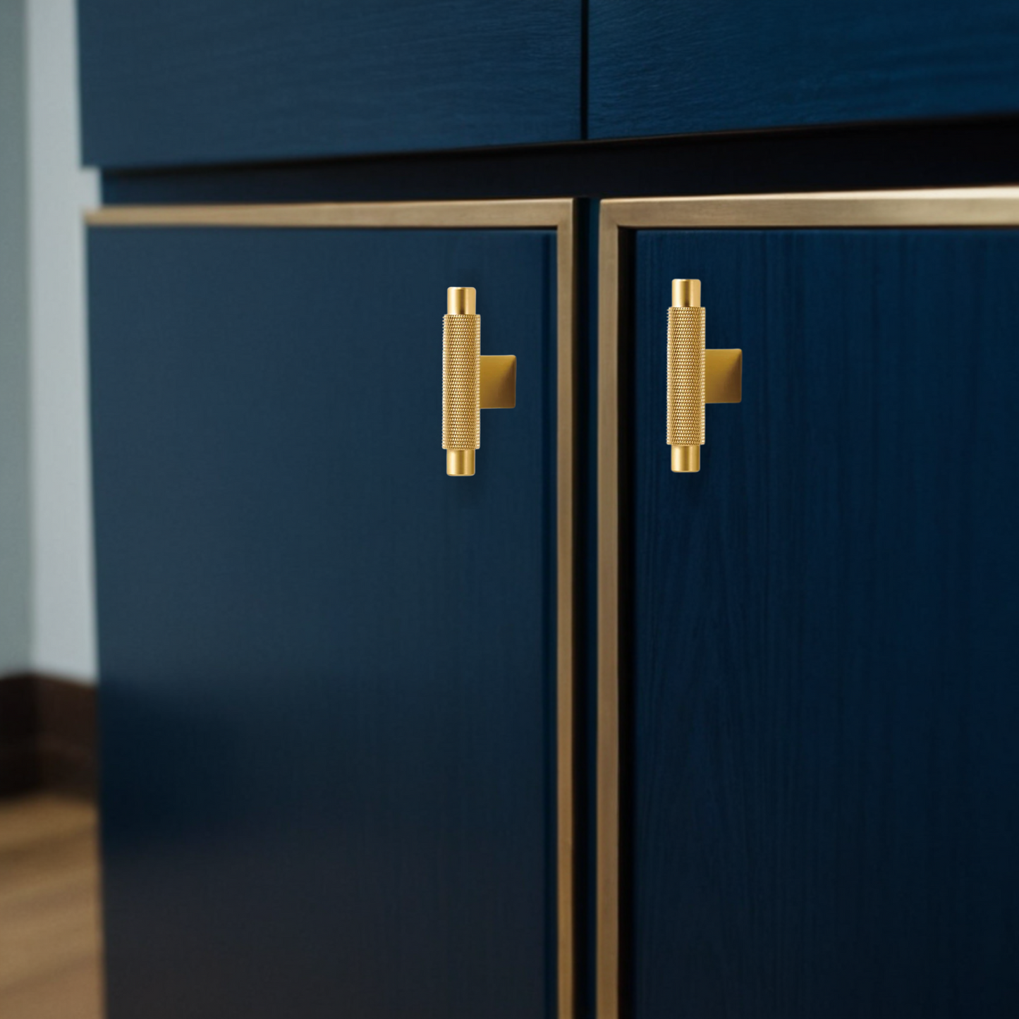 Divine Touch Brass T-Bar